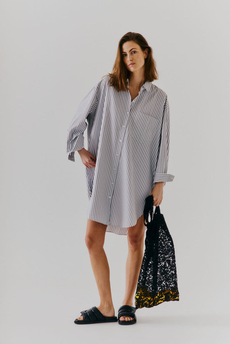Oversized Low Back Shirt image 2