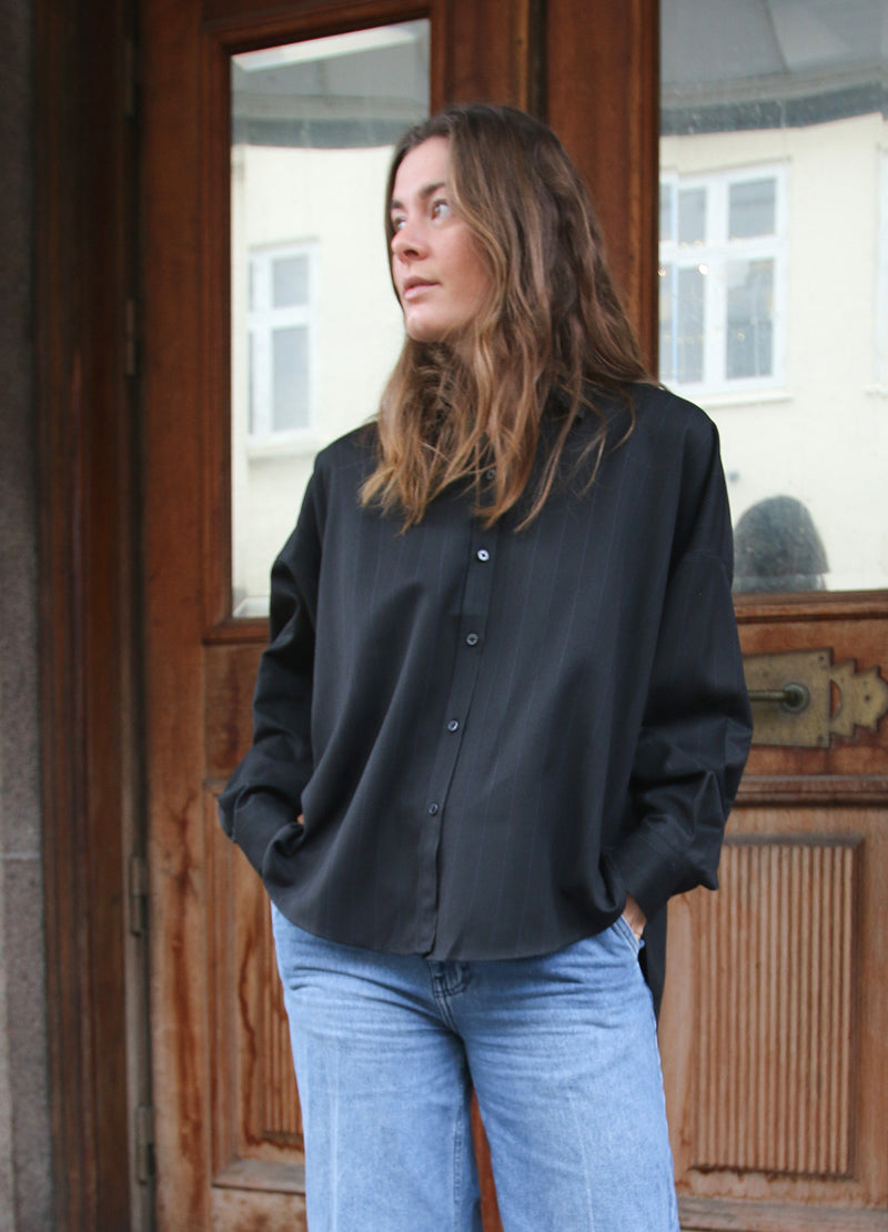 Basic Short Shirt image 2