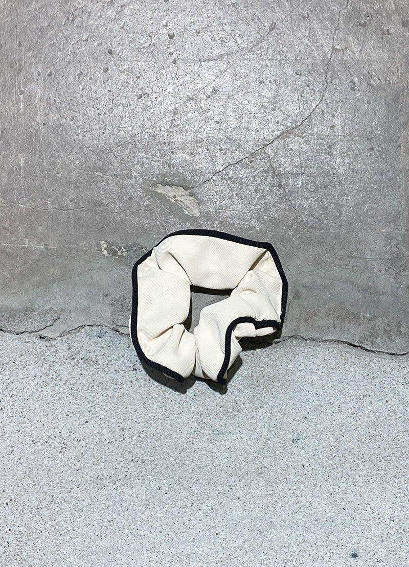 Contrast Scrunchy image 1