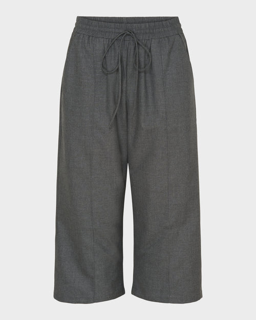 Wide Leg 3/4 Suit Pant