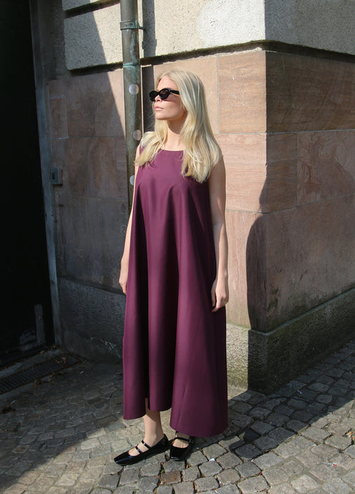 SL O-Neck Dress