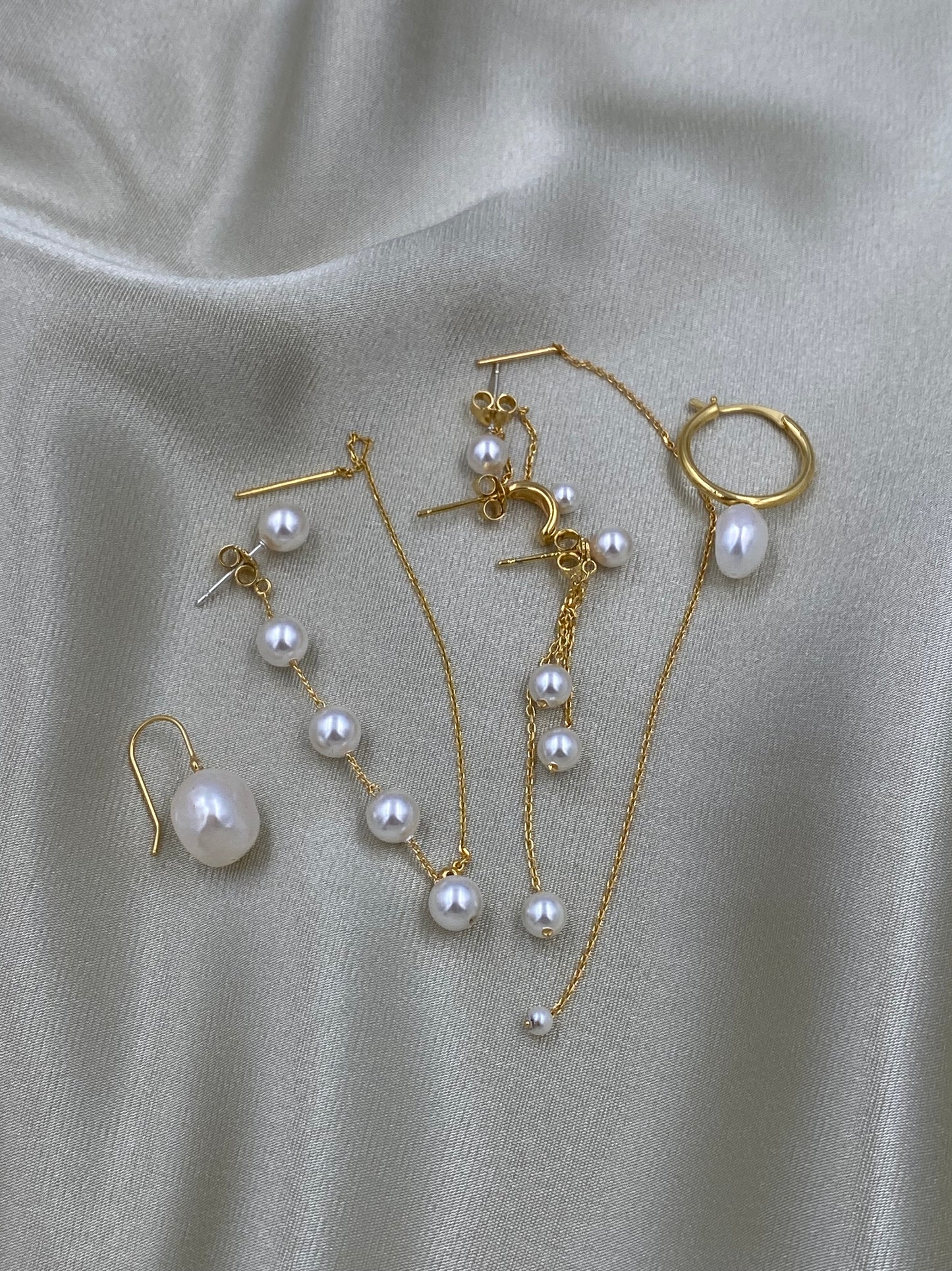 Pearl String Earring