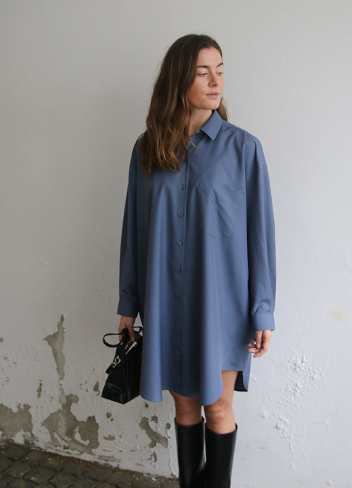 Oversized Low Back Shirt